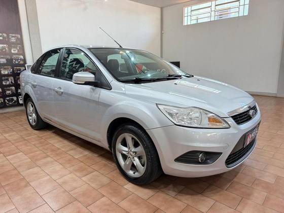 FORD FOCUS 2.0 16V FLEX 4P AUTOMÁTICO